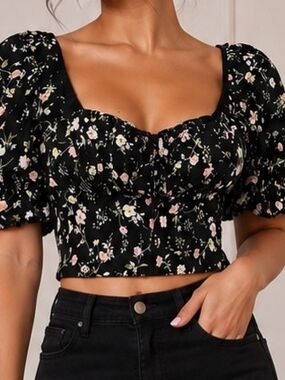 Black Floral Sweetheart Puff Sleeve Crop Top